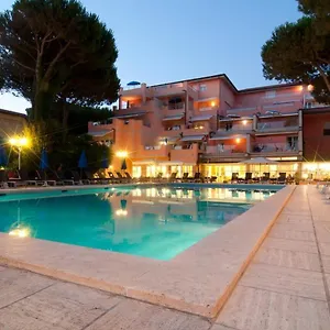 https://versilia-palace.it-tuscanyhotel.com