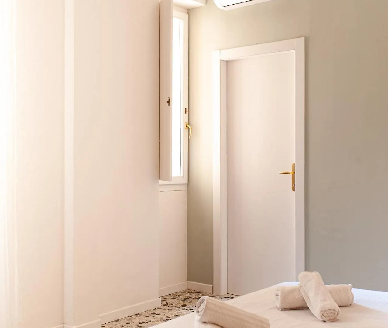 Four Rooms Alghero 2*,